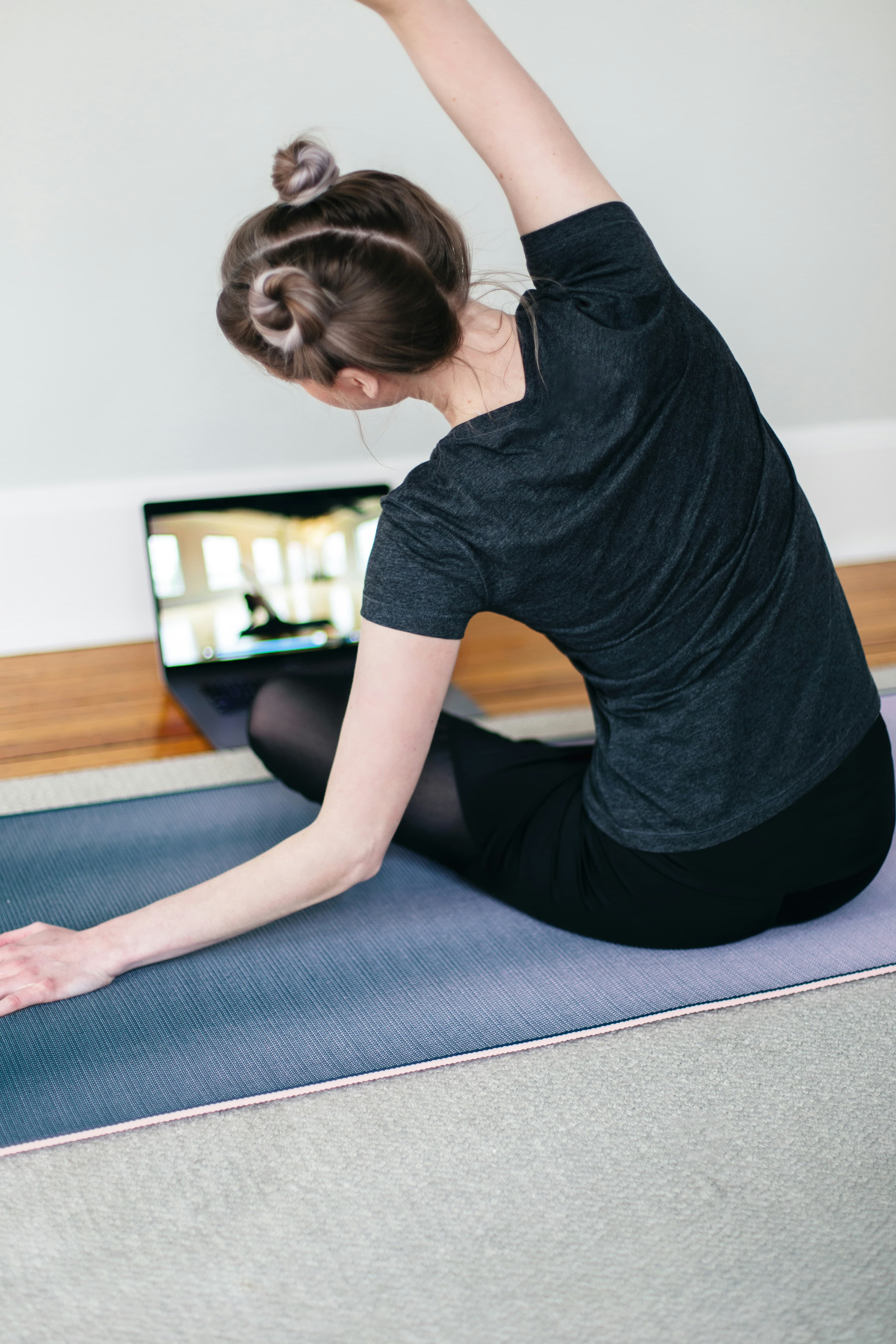 Joining a Velora wellness session remotely from home